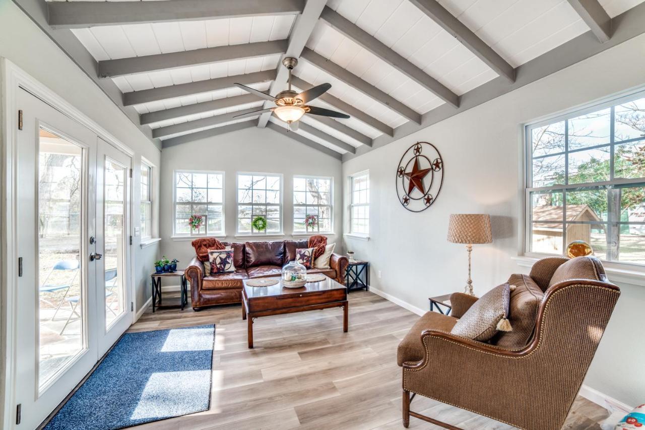 5 Bdrm Home On 2 Acres Mins To Wineries Private Heated Pool And Hot Tub Johnson City Eksteriør billede